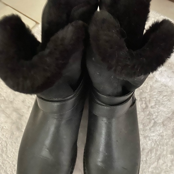 Gold Flat size 8 -Winter boots Never worn & Frye boots - Picture 7 of 9